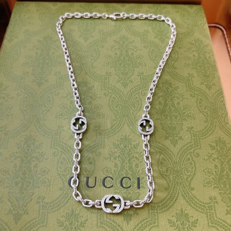 G*u*i necklaces